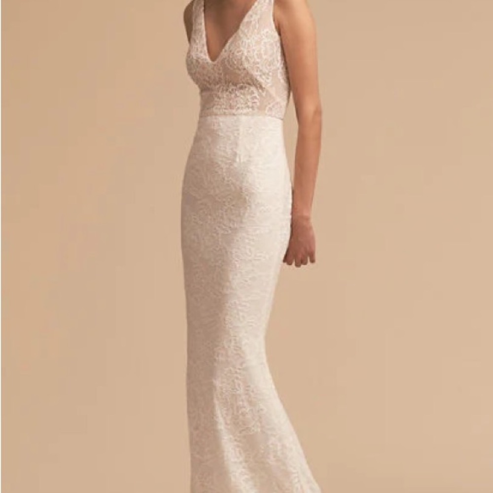 Elegant Lace V-Neck Dress